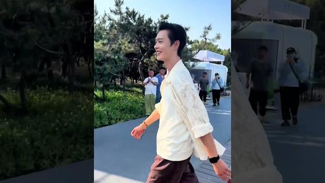 #柯淳 新剧拍戏路上, 你是刚赶海回来是吧 #柯淳 新剧拍戏路上, 你是刚赶海回来是吧