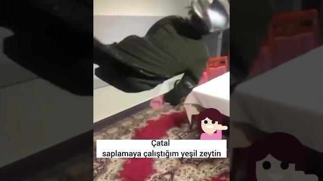 Kareteci türbanlı kadın Kareteci türbanlı kadın