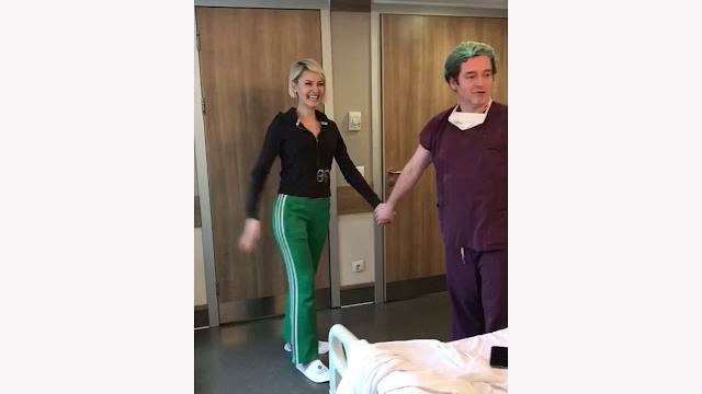 Göğüs estetiğinden 3 saat sonra halay çekti !! Göğüs estetiğinden 3 saat sonra halay çekti !!