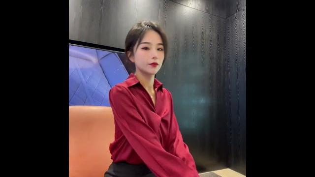 兄弟们 非得是黄色战袍嘛 红黑战袍不行嘛职业装 奥迪销售 兄弟们 非得是黄色战袍嘛 红黑战袍不行嘛职业装 奥迪销售