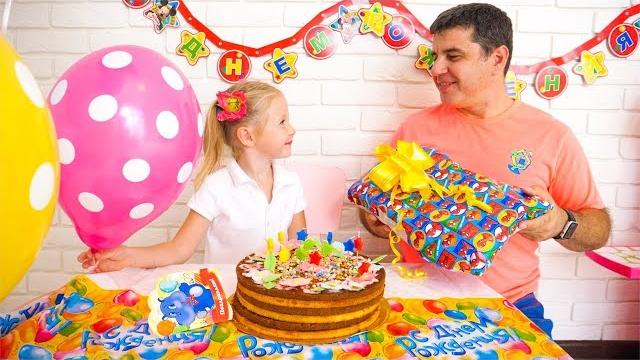 Stacy prepara um presente para o aniversário do pai Stacy prepara um presente para o aniversário do pai