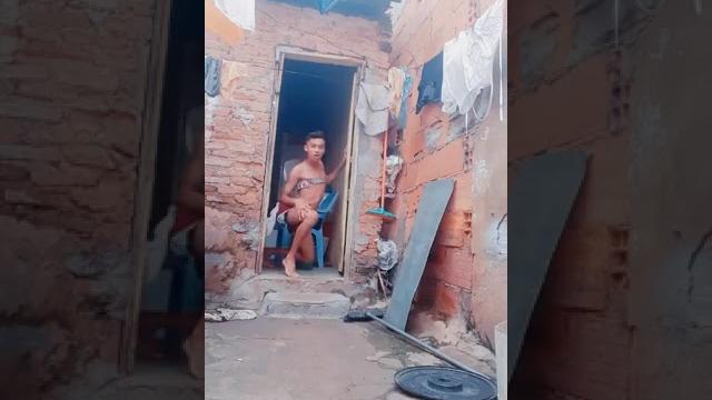Ei vó bati forte o tambor eu quero teu periquito de maracujá Ei vó bati forte o tambor eu quero teu periquito de maracujá