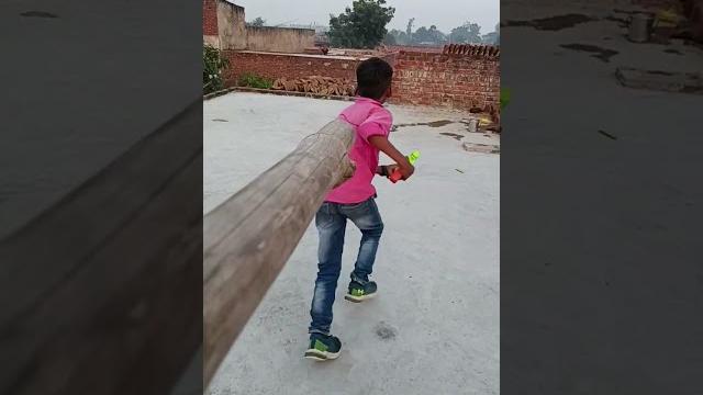Chori karke bhag raha tha #shorts #funny Chori karke bhag raha tha #shorts #funny