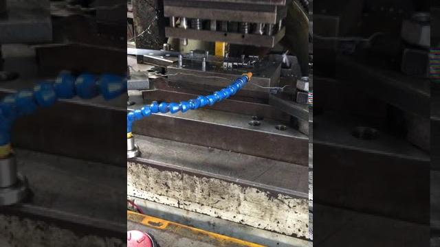 彈片 / 鋼帶夾 製程---伸縮識別證/識別證/五金沖床加工/連續模沖壓/建築五金/窗簾五金/文具五金/自動化沖壓/五金生產/彰化沖壓工廠/中部沖壓廠/窗簾桿托架/衛浴五金支架/展示倉儲架/貨架 彈片 / 鋼帶夾 製程---伸縮識別證/識別證/五金沖床加工/連續模沖壓/建築五金/窗簾五金/文具五金/自動化沖壓/五金生產/彰化沖壓工廠/中部沖壓廠/窗簾桿托架/衛浴五金支架/展示倉儲架/貨架