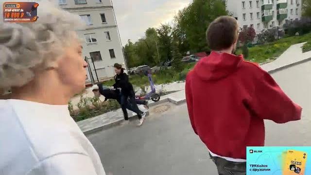 Парень потерял сознание на стриме хазяевов Парень потерял сознание на стриме хазяевов