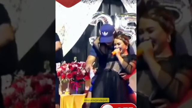 Viral @mpokalpa di sawer #dangdut #dangduthot #artisviralterbaru #mpokalpa #billysyahputra Viral @mpokalpa di sawer #dangdut #dangduthot #artisviralterbaru #mpokalpa #billysyahputra