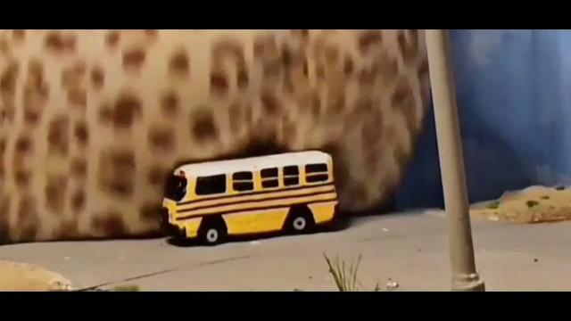 Giganta lola 2 bigb00tygodess butt crush a bus Giganta lola 2 bigb00tygodess butt crush a bus
