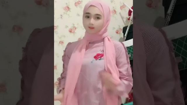 Hijab goyang#short #shorts #shortsbeta #shortsvideo #viral #tiktokvideo #video #gununggede #fyp Hijab goyang#short #shorts #shortsbeta #shortsvideo #viral #tiktokvideo #video #gununggede #fyp