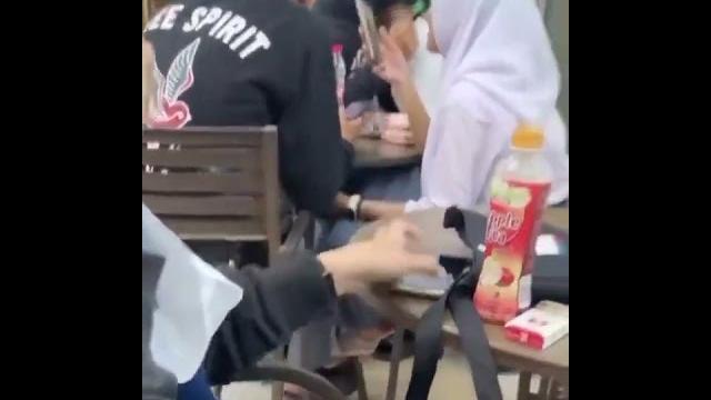 Kelakuan anak jaman skrg #shorts #karaoke #lc #dangdut #joget #janda #pemersatubangsa #biduan #viral Kelakuan anak jaman skrg #shorts #karaoke #lc #dangdut #joget #janda #pemersatubangsa #biduan #viral