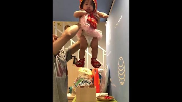 週歲踩紅龜~ 週歲踩紅龜~