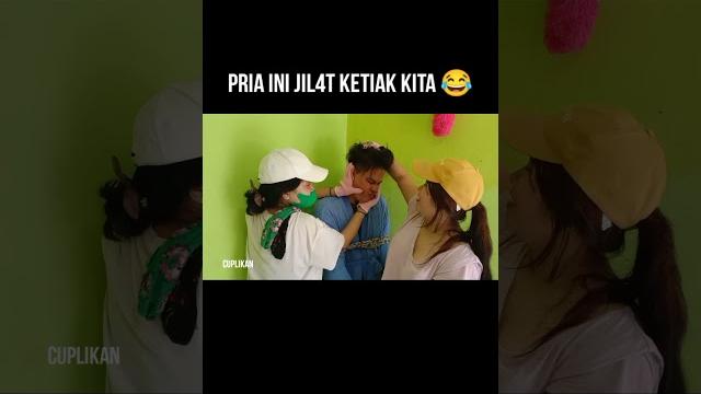 P4k54 dia j1l4t ketiak kita P4k54 dia j1l4t ketiak kita