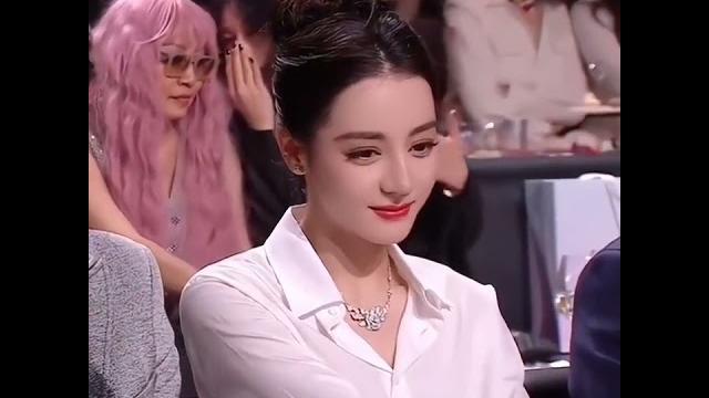 内场的迪丽热巴真的美鼠。。好干净好舒服的美。。温柔姐姐气质绝了。。 内场的迪丽热巴真的美鼠。。好干净好舒服的美。。温柔姐姐气质绝了。。