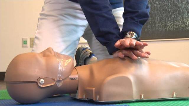 How to do cpr on an adult (ages 12 and older) How to do cpr on an adult (ages 12 and older)