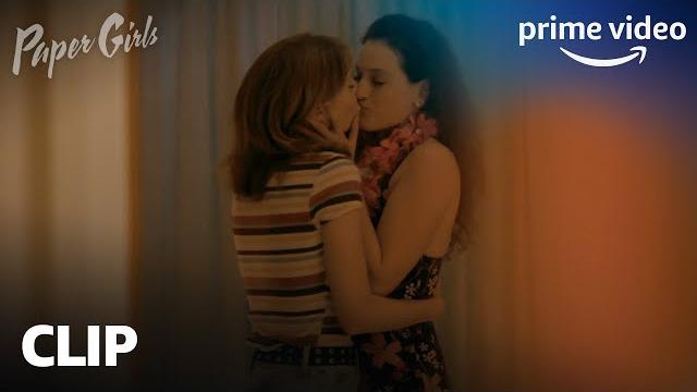 Kj’s future kiss | paper girls | prime video Kj’s future kiss | paper girls | prime video
