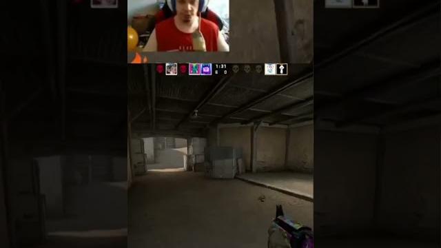 That one friend who always fails the flashes That one friend who always fails the flashes