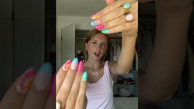 Nails are giving summer Nails are giving summer