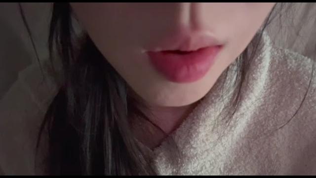椰椰拿铁 近距离舔口红助眠asmr舔耳福利资源#评论区更多福利 椰椰拿铁 近距离舔口红助眠asmr舔耳福利资源#评论区更多福利