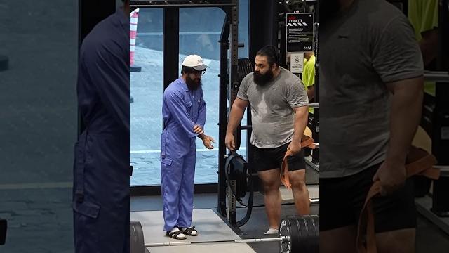 Elite powerlifter pretended to be cleaner | anatoly (watch full on my channel) #anatoly #prank #gym Elite powerlifter pretended to be cleaner | anatoly (watch full on my channel) #anatoly #prank #gym