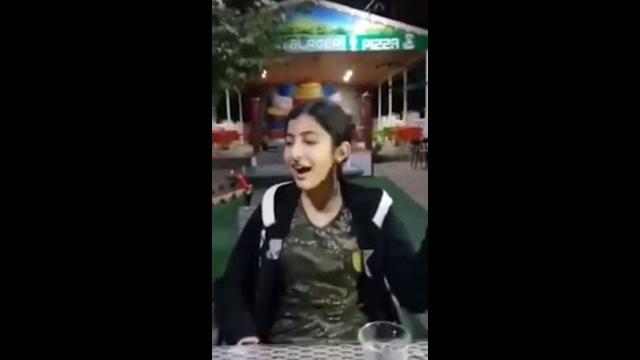 Harika bir ses kiz harbi soyluyor... Harika bir ses kiz harbi soyluyor...