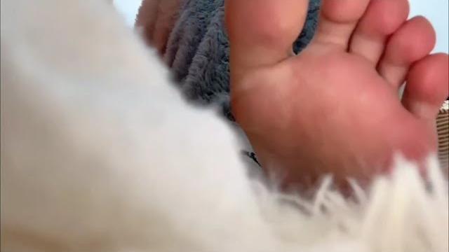 桃子女王自习室棉袜红绿灯调教(完整版有脱掉袜子的过程,,剧情也不错额) 桃子女王自习室棉袜红绿灯调教(完整版有脱掉袜子的过程,,剧情也不错额)