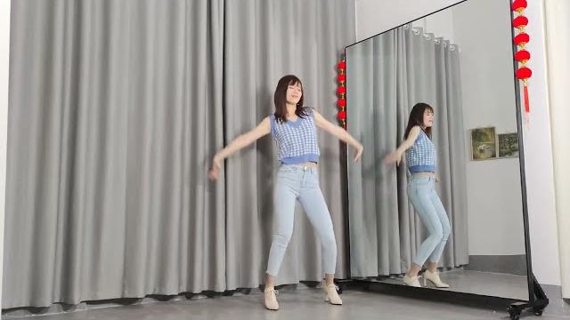 緊身牛仔褲廣場舞《但願》高跟鞋,褲裡絲,時尚大方 緊身牛仔褲廣場舞《但願》高跟鞋,褲裡絲,時尚大方