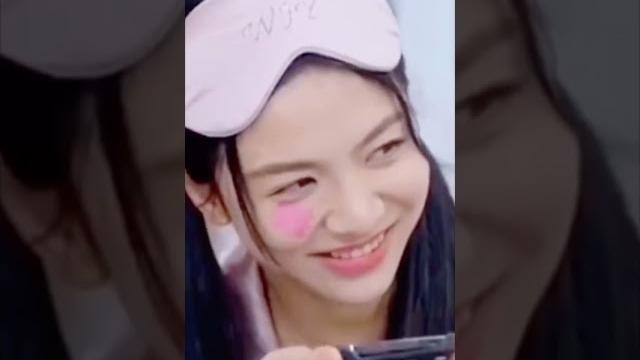 應該是打給于總的但接起來卻是jess只能說嚇歪了!當jess知道是在錄影卻說房間只有她一個人,那另一個說:「什麼」的是誰?!#大于妍家 #于文文 #鄭秀妍 #jessicajung #kellyyu 應該是打給于總的但接起來卻是jess只能說嚇歪了!當jess知道是在錄影卻說房間只有她一個人,那另一個說:「什麼」的是誰?!#大于妍家 #于文文 #鄭秀妍 #jessicajung #kellyyu