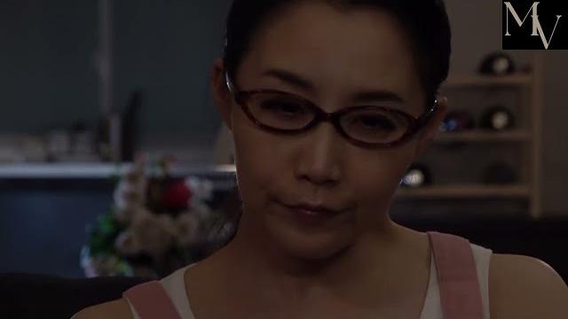 딸이 건강이 안 좋아 고민중인 키리시마 미나코(minako kirishima) 딸이 건강이 안 좋아 고민중인 키리시마 미나코(minako kirishima)