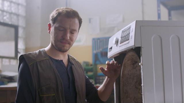 Introducing calgon 3 in 1 - washing machine protection against limescale, residue & odour! Introducing calgon 3 in 1 - washing machine protection against limescale, residue & odour!