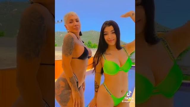 Gözde akgün bikinili yaz paylaşımı Gözde akgün bikinili yaz paylaşımı