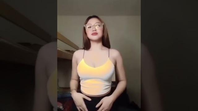 Siapa yang suka nyusuin pacar ? Siapa yang suka nyusuin pacar ?