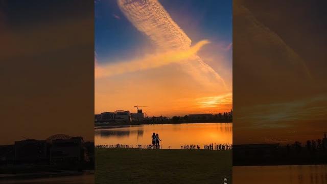 见这么幸运的“凤舞九天”晚霞,当然是要分享给最最重要的人看啦,许个愿吧! 见这么幸运的“凤舞九天”晚霞,当然是要分享给最最重要的人看啦,许个愿吧!