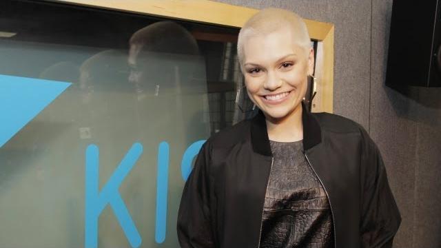 It's jessie j with clara at kiss fm (uk) It's jessie j with clara at kiss fm (uk)