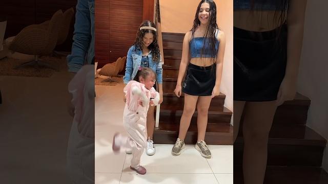 Eloah de araújo dançando a dança da motinha com sua irmã - @eloahdearaujo e @sarahdearaujo10 Eloah de araújo dançando a dança da motinha com sua irmã - @eloahdearaujo e @sarahdearaujo10
