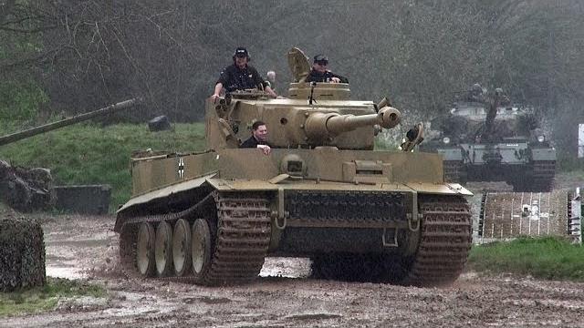 Tiger tank 131 sounding great in the mud and rain Tiger tank 131 sounding great in the mud and rain