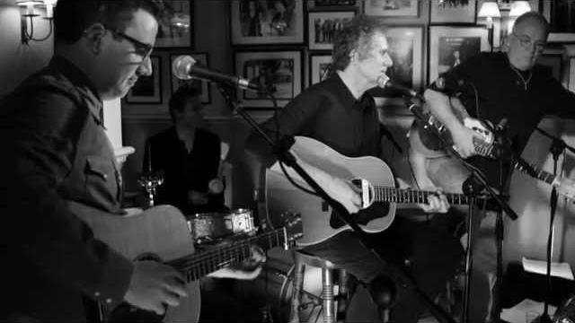 Dire straits - sultans of swing (live) - john illsley Dire straits - sultans of swing (live) - john illsley