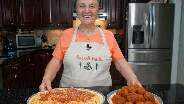 Italian grandma makes meatballs (and spaghetti) Italian grandma makes meatballs (and spaghetti)