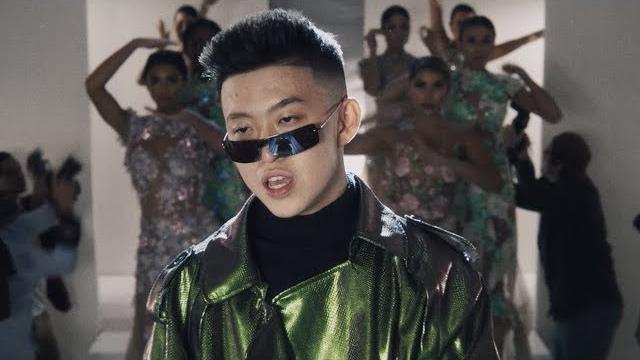 Rich brian - 100 degrees (official video) Rich brian - 100 degrees (official video)
