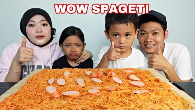 Eating spageti wow viral with caca dan rayyan ‼️ Eating spageti wow viral with caca dan rayyan ‼️