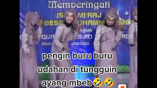 Wkwkwkwk salah tarian nya bakk Wkwkwkwk salah tarian nya bakk