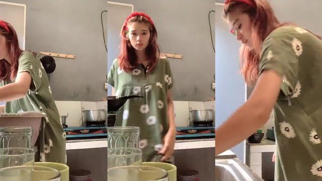 Nagih tv - harus nonton bnga no armor live tiktok bersihin dapur mau masak ada yang keliatan nongol Nagih tv - harus nonton bnga no armor live tiktok bersihin dapur mau masak ada yang keliatan nongol