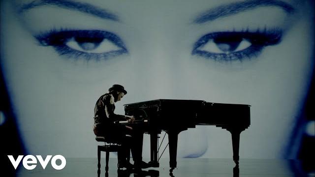 Labrinth - beneath your beautiful (official video) ft. emeli sandé Labrinth - beneath your beautiful (official video) ft. emeli sandé
