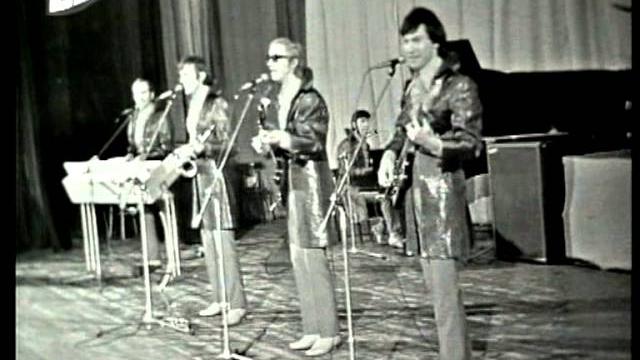 Ансамбль «весёлые ребята» "на чём стоит любовь" 1971 Ансамбль «весёлые ребята» "на чём стоит любовь" 1971