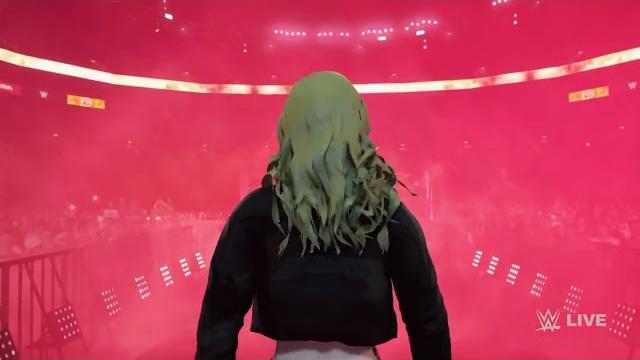 Lily hart new look and new entrance Lily hart new look and new entrance