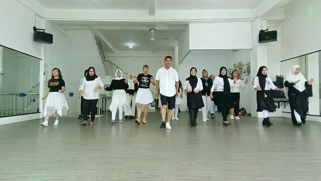 All night line dance / choreo by andrico yusran & sofyan anas / demo by 7 gym & studio palembang All night line dance / choreo by andrico yusran & sofyan anas / demo by 7 gym & studio palembang