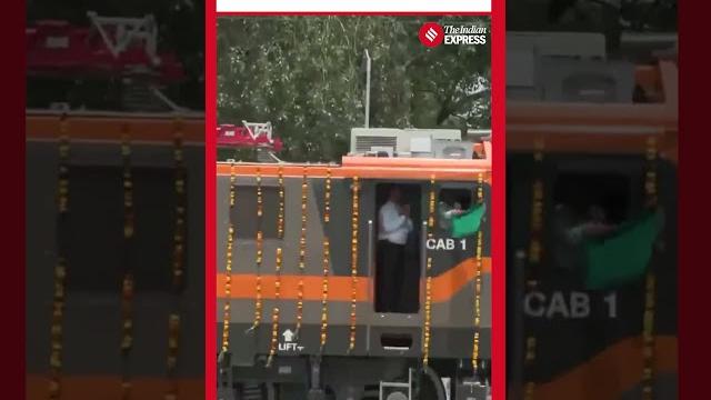 Pm narendra modi inaugurates locomotive manufacturing plant of the indian railways in dahod Pm narendra modi inaugurates locomotive manufacturing plant of the indian railways in dahod