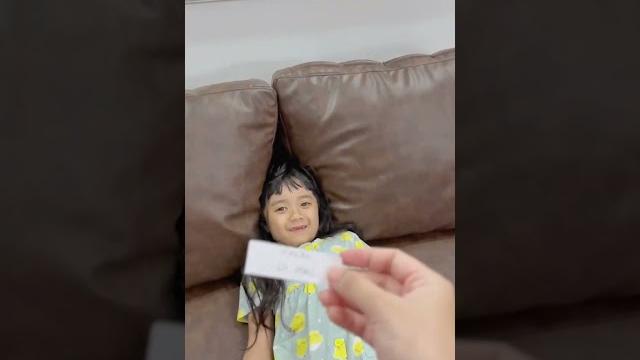 Samantha tantangan atas bawah libur sekolah berenang #shorts #short #viral #viralshorts #viralvideo Samantha tantangan atas bawah libur sekolah berenang #shorts #short #viral #viralshorts #viralvideo