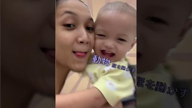 Zheeva with tante dinda Zheeva with tante dinda