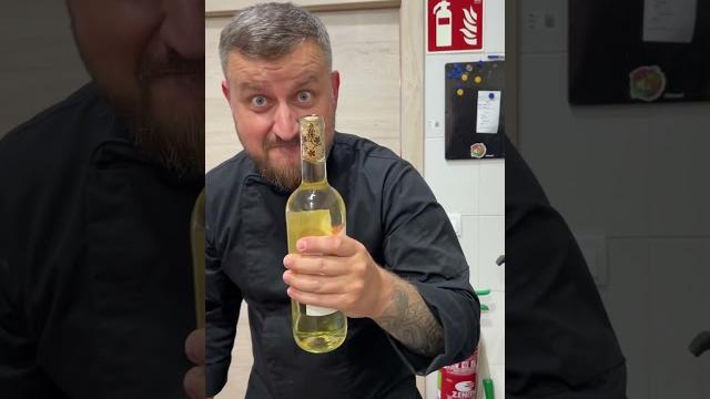 Cork stuck in a bottle? try this hack! Cork stuck in a bottle? try this hack!