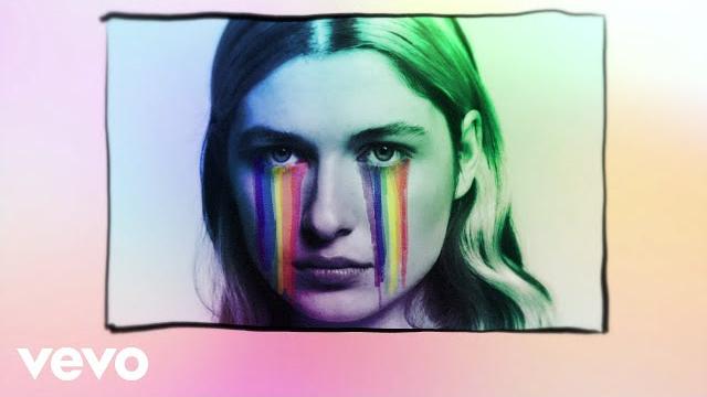 Baby queen - colours of you (lyric video) Baby queen - colours of you (lyric video)
