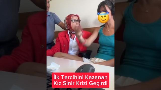 Üniversite tercih sonucunu gören kız delirdi Üniversite tercih sonucunu gören kız delirdi